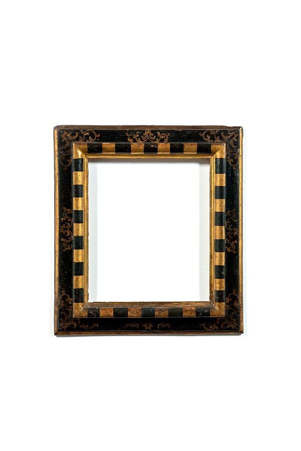 Cornice in legno laccato nero 