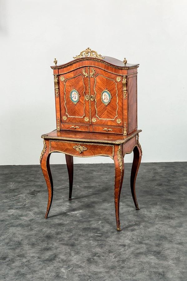 Bonheur du jour lastronato in   - Asta Antiquariato - Incanto Casa d'Aste e Galleria