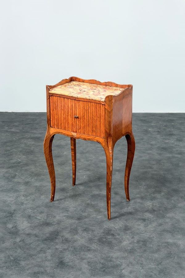 Comodino da centro impiallacci  - Asta Antiquariato - Incanto Casa d'Aste e Galleria