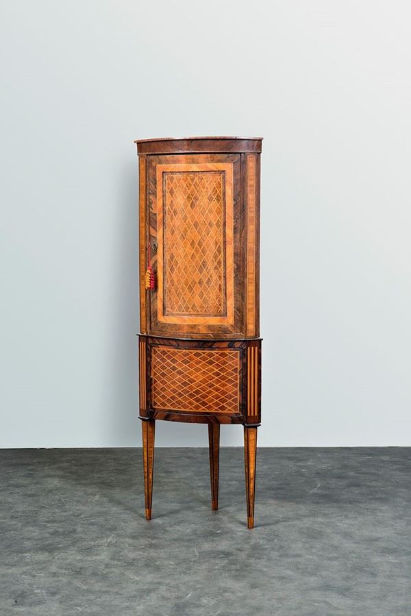 Cantonale a due corpi impialla  - Auction Antiquariato - Incanto Casa d'Aste e Galleria