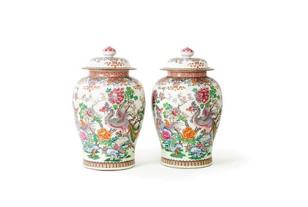 Coppia di potiches in porcella  - Asta Antiquariato - Incanto Casa d'Aste e Galleria