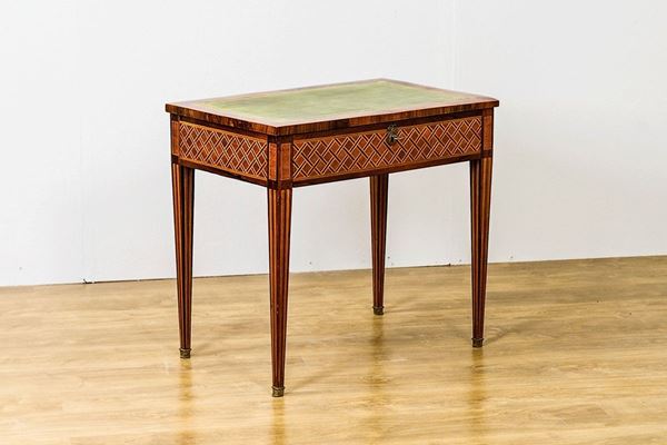 Tavolo scrittoio da centro, im  - Auction Antiquariato - Incanto Casa d'Aste e Galleria