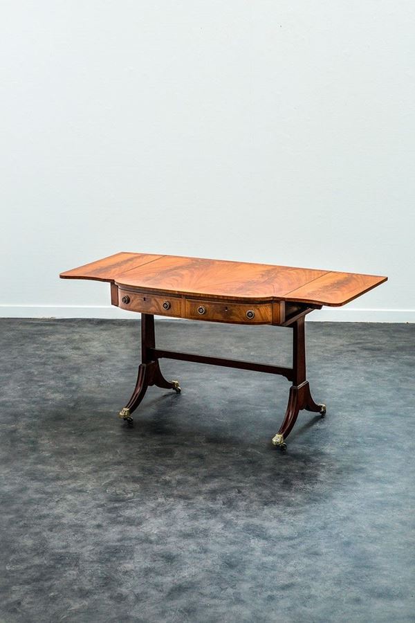 Scrittoio con alette e due cas  - Auction Antiquariato - Incanto Casa d'Aste e Galleria