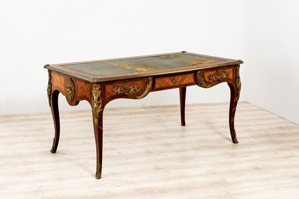 Scrivania da centro di forma m  - Auction Antiquariato - Incanto Casa d'Aste e Galleria