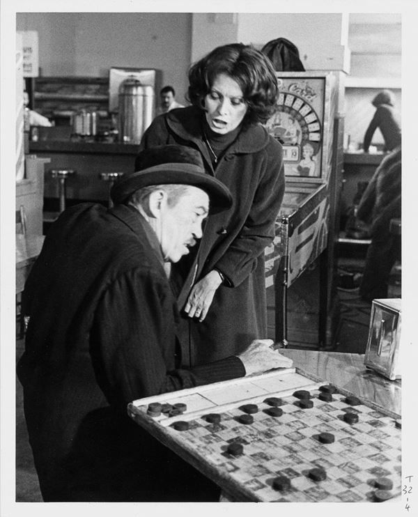 Tazio Secchiaroli : Anthony Quinn e Sofia Loren su  - Auction Fotografia - Incanto Casa d'Aste e Galleria