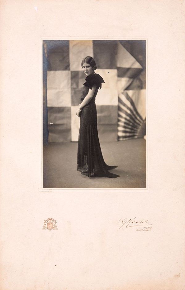 G. Farabola : Ritratto di donna
Stampa ai S  - Asta Fotografia - Incanto Casa d'Aste e Galleria