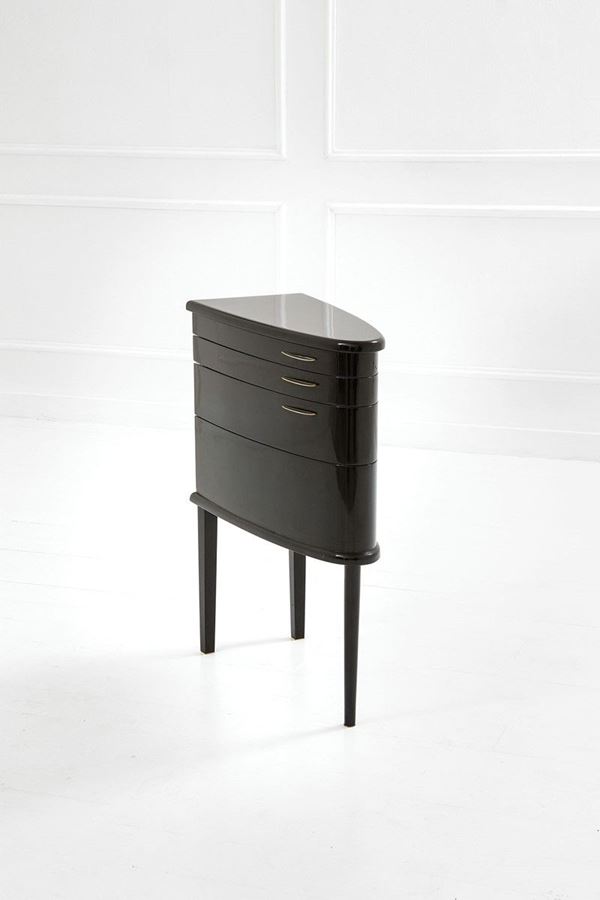 Cesare Lacca (attr.) - Toeletta
Legno laccato, vetro