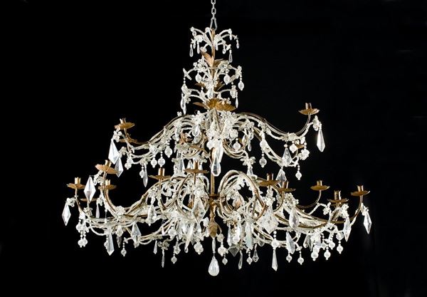 Cassapanca in legno scolpito.
  - Asta Antiquariato - Incanto Casa d'Aste e Galleria