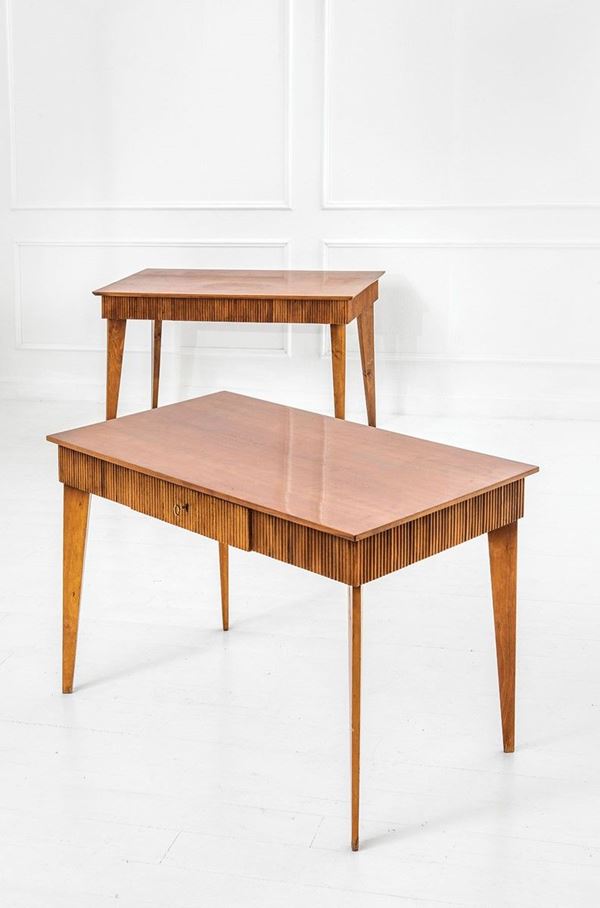 Coppia di tavoli-console
Legn