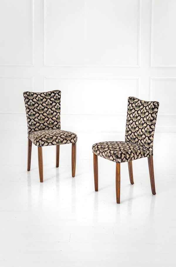 Vittorio Valabrega : Due sedie
Legno di noce, tess  - Auction Design - Incanto Casa d'Aste e Galleria