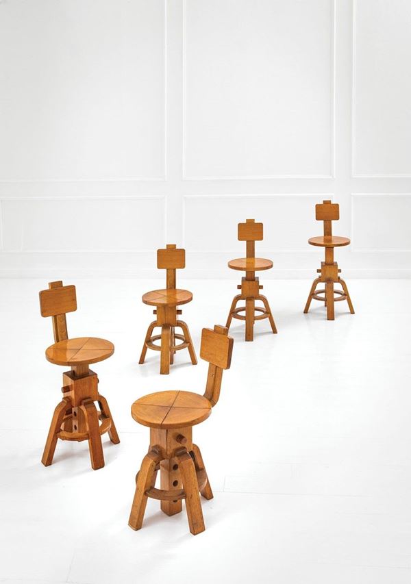 Scuola di Torino : Cinque sgabelli ad altezza var  - Auction Design - Incanto Casa d'Aste e Galleria