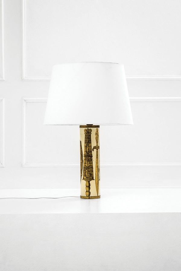 Piero Fornasetti : Lampada da tavolo mod. Pugnali  - Auction Design - Incanto Casa d'Aste e Galleria