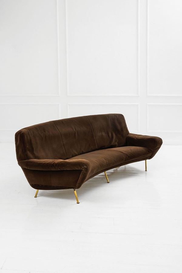 Gianfranco Frattini : Divano curvo mod. 830
Struttu  - Auction Design - Incanto Casa d'Aste e Galleria
