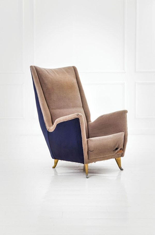 Poltrona
Struttura in legno, 