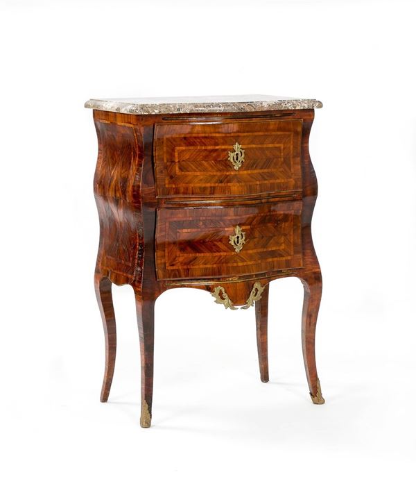 Comodino di forma mossa impial  - Asta Antiquariato - Asta da fallimento - Incanto Casa d'Aste e Galleria