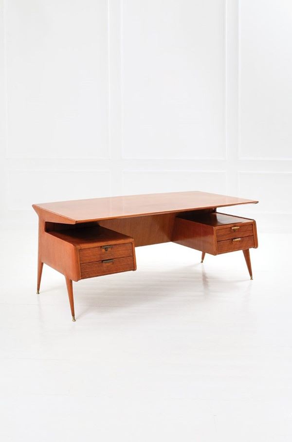 Guglielmo Ulrich : Rara scrivania
Legno massello  - Asta The Beat of Design - Incanto Casa d'Aste e Galleria