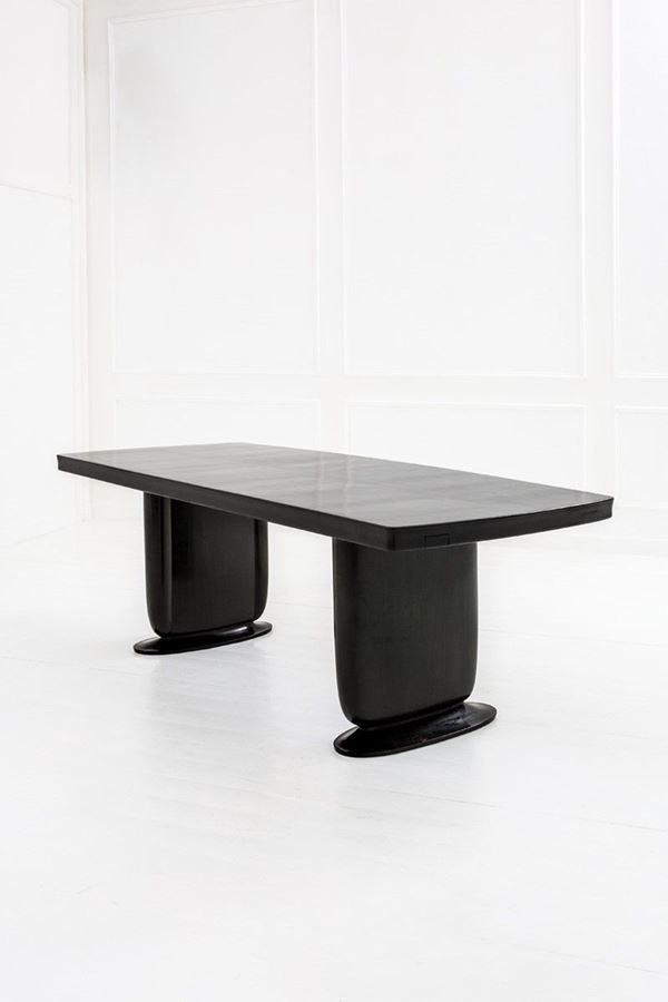 Ernesto Valabrega : Tavolo allungabile
Legno di n  - Asta The Beat of Design - Incanto Casa d'Aste e Galleria
