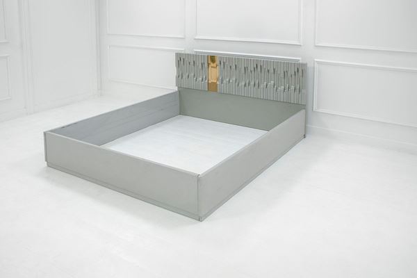 Luciano Frigerio - Letto mod. Norman
Legno lacca