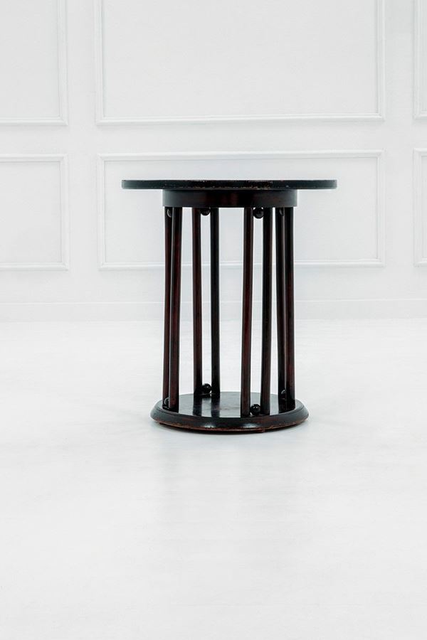 Josef Hoffmann : Tavolino
Faggio curvato tinto  - Asta Design - Incanto Casa d'Aste e Galleria