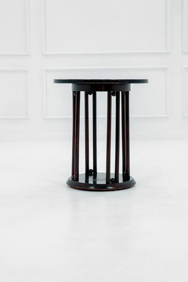 Josef Hoffmann - Tavolino
Faggio curvato tinto