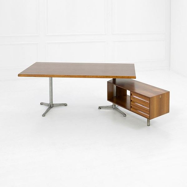 Osvaldo Borsani : Scrivania mod. T95 
Alluminio  - Asta Design - Incanto Casa d'Aste e Galleria