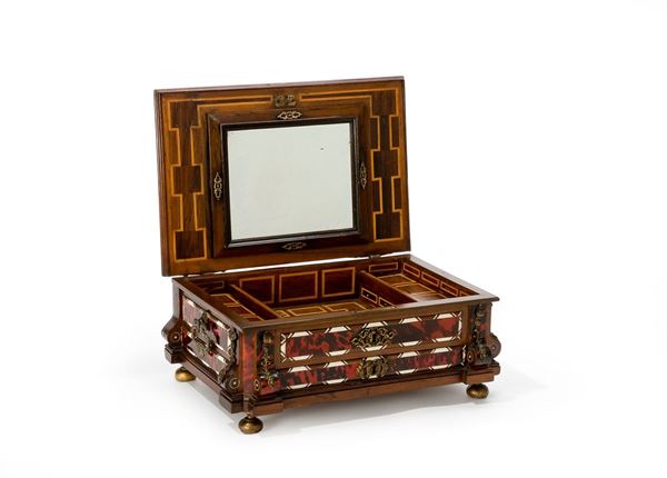 Tavolino ovale in noce, gambo   - Asta Antiquariato - Incanto Casa d'Aste e Galleria