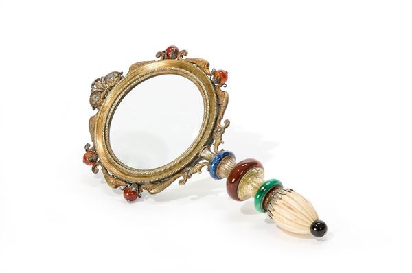 Orologio neogotico di forma ar