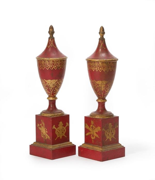 Divano in legno scolpito, lacc  - Asta Antiquariato - Incanto Casa d'Aste e Galleria