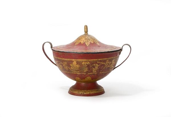 Poltrona in legno laccato a fo  - Asta Antiquariato - Incanto Casa d'Aste e Galleria