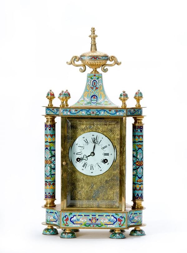 Coppia di vasi in vetro.
h cm  - Asta Antiquariato - Incanto Casa d'Aste e Galleria