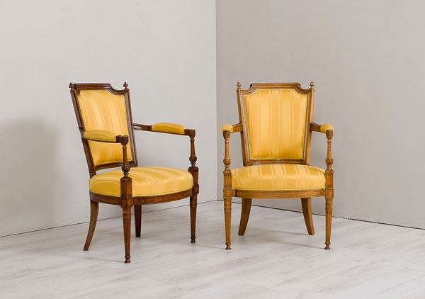 Sei sedie in noce, schienale c  - Auction Antiquariato - Incanto Casa d'Aste e Galleria