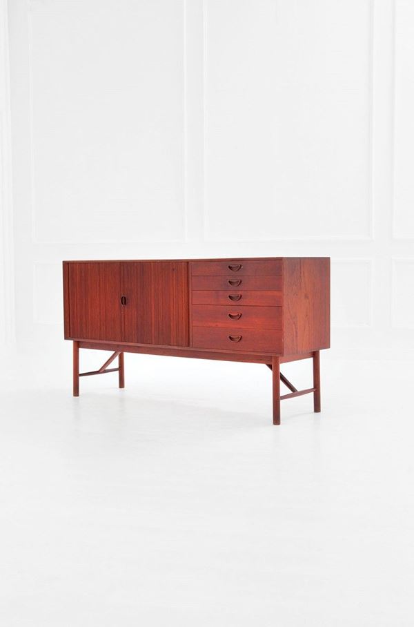 Peter Hvidt : Credenza
Legno di teak massel  - Asta Design - Incanto Casa d'Aste e Galleria