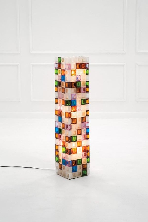 Poliarte - Lampada da terra
Struttura in