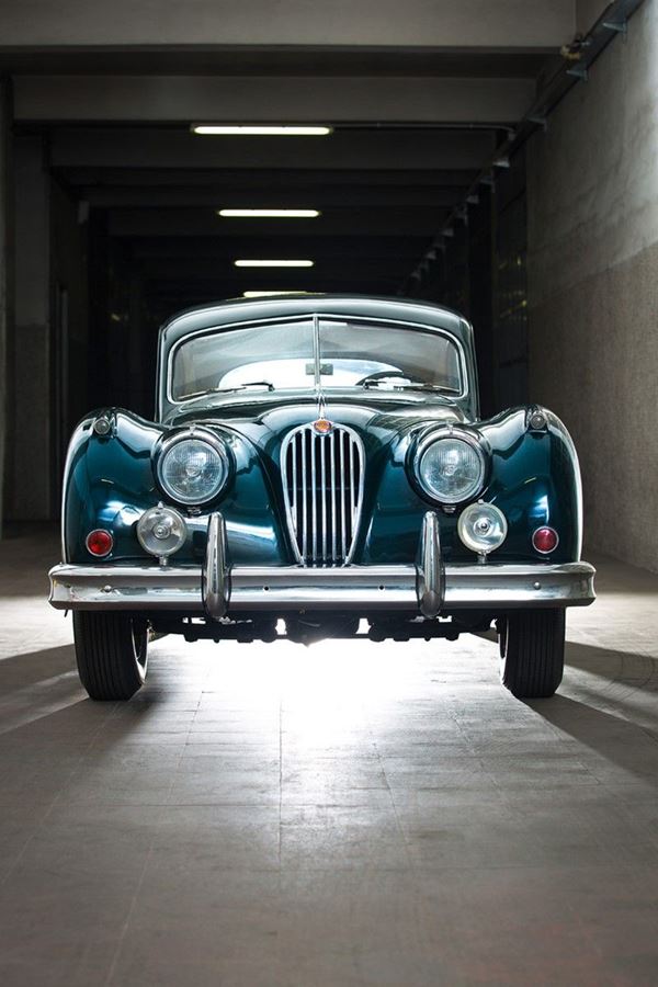 Jaguar - XK 140 FHC
C.C. 3.400, H.P. 1