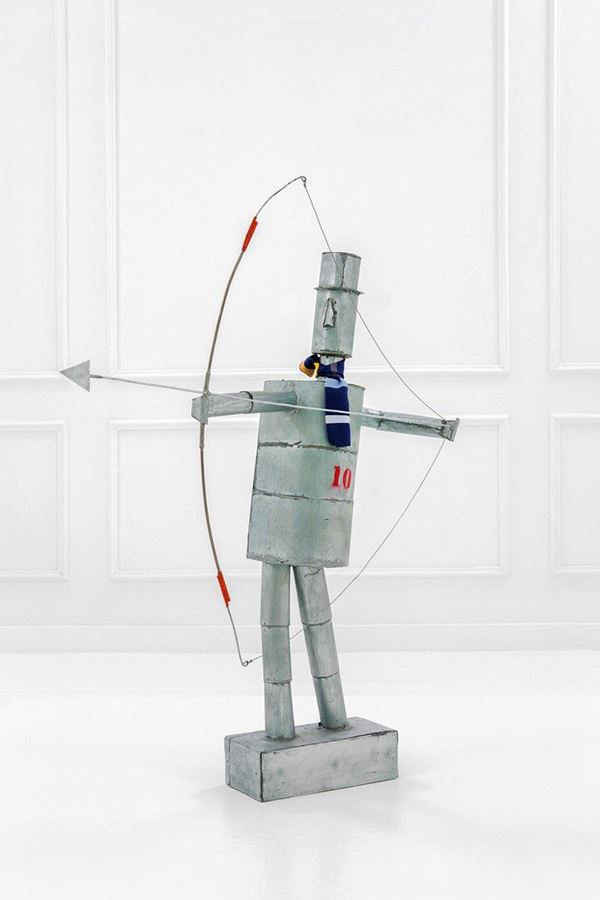 Riccardo Dalisi,Riccardo Dalisi : Arciere
Latta, metalli vari.
  - Auction Design - Incanto Casa d'Aste e Galleria