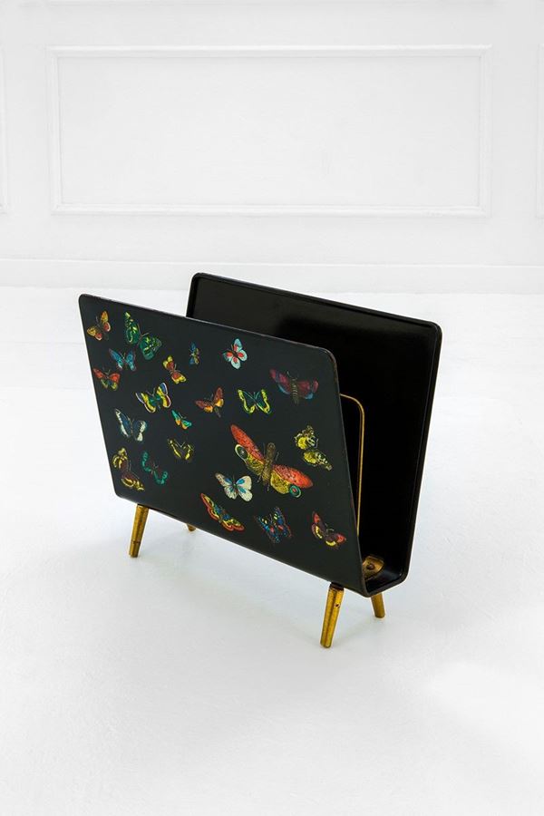 Piero Fornasetti : Portariviste
Metallo serigraf  - Auction Design - Incanto Casa d'Aste e Galleria
