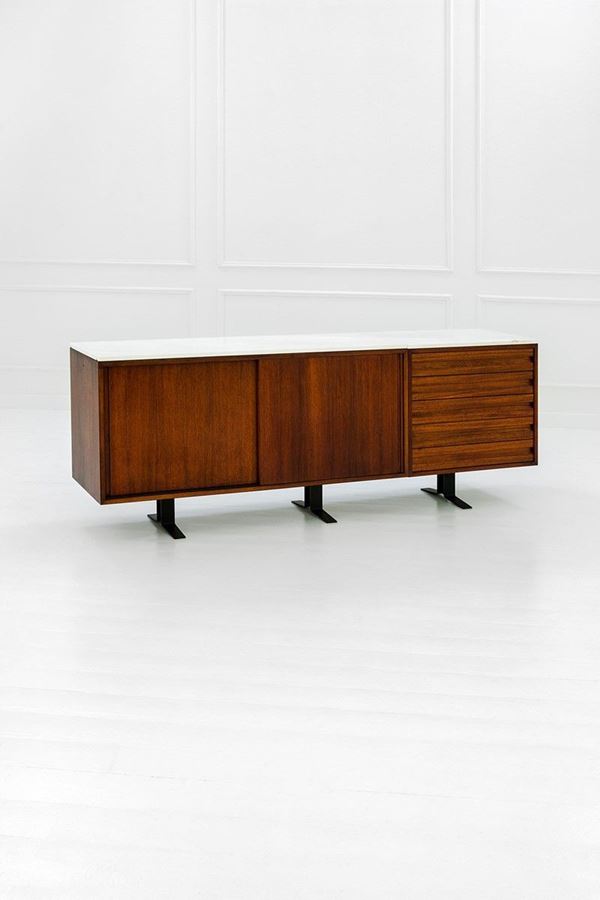 Osvaldo Borsani : Credenza mod. E 22
Legno di p  - Asta Design - Incanto Casa d'Aste e Galleria