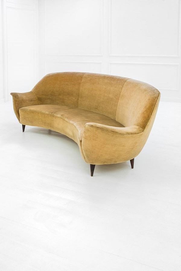 Divano curvo
Struttura in leg  - Asta Design - Incanto Casa d'Aste e Galleria