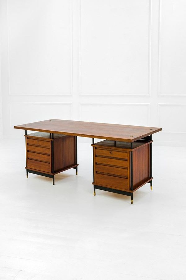 Scrivania
Metallo laccato, le