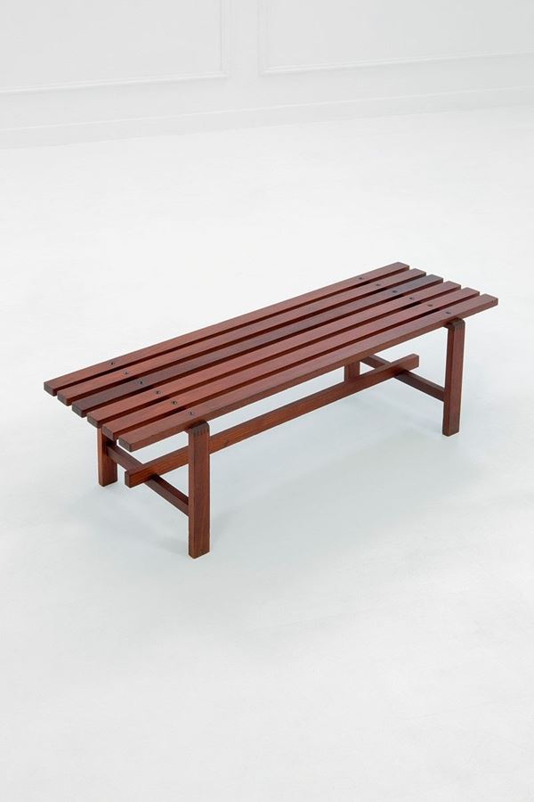 Panca
Legno di noce.
Italia,  - Auction Design - Incanto Casa d'Aste e Galleria