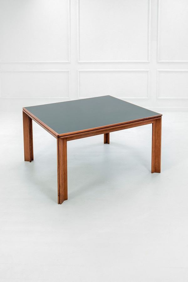 Afra e Tobia Scarpa : Tavolo mod. Monk
Legno di noc  - Auction Design - Incanto Casa d'Aste e Galleria