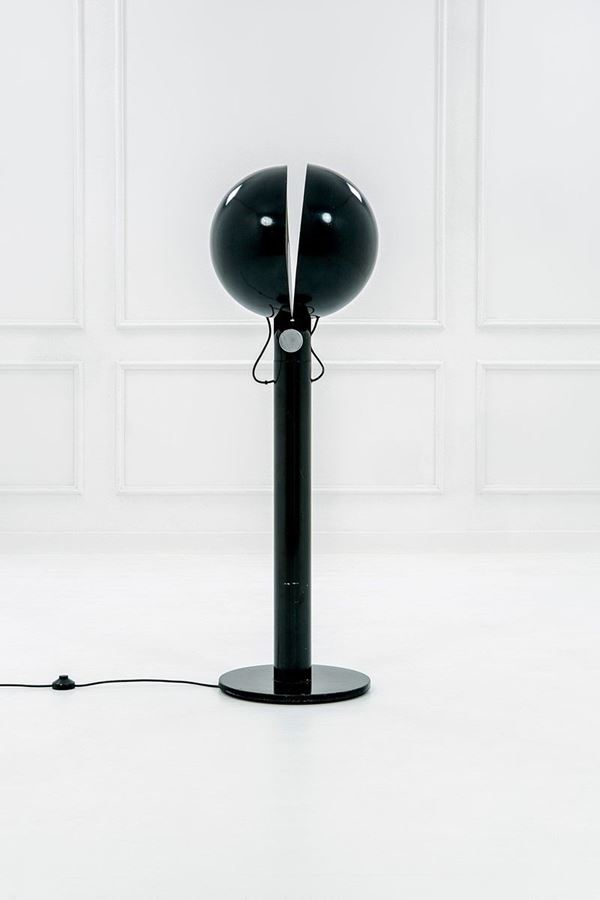 Francesco Buzzi Ceriani : Lampada da terra mod. Tenaglia  - Asta Design - Incanto Casa d'Aste e Galleria