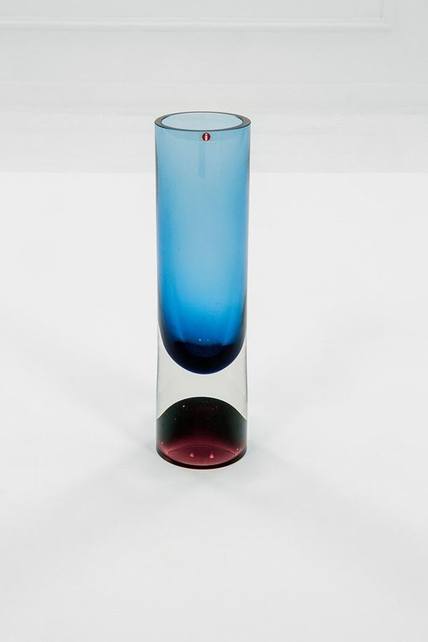 Tapio Wirkkala - Vaso 
Vetro trasparente con v