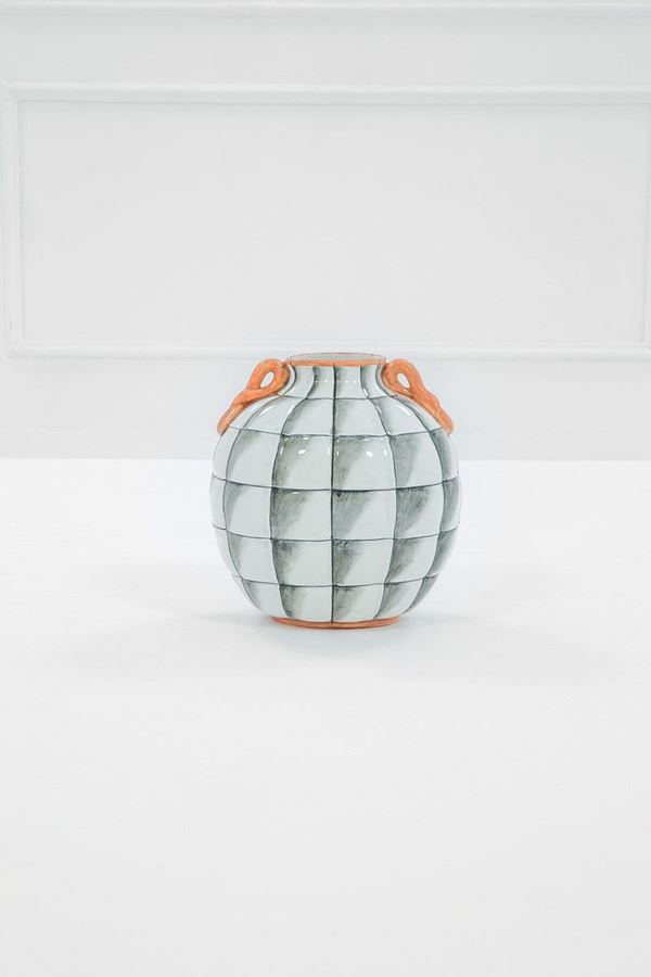 Gio Ponti : Vaso
Ceramica policroma.
Pro  - Asta Design - Incanto Casa d'Aste e Galleria