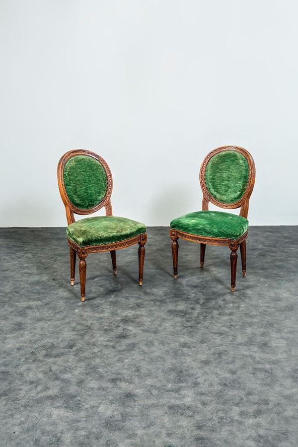 Coppia di sedie in noce, schie  - Auction Antiquariato - Incanto Casa d'Aste e Galleria