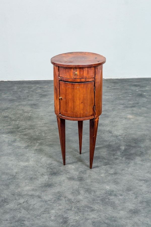 Piccolo tavolino a tamburo con  - Asta Antiquariato - Incanto Casa d'Aste e Galleria