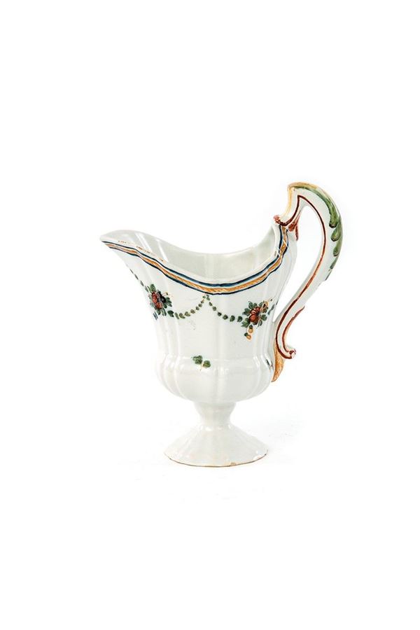 Boccale in maiolica dipinta in