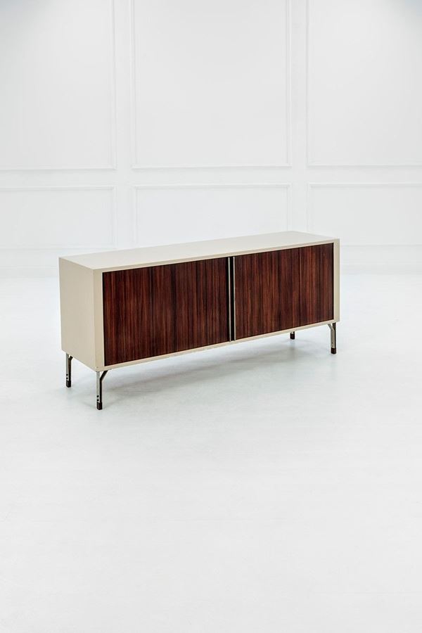 Credenza
Legno laccato, accia