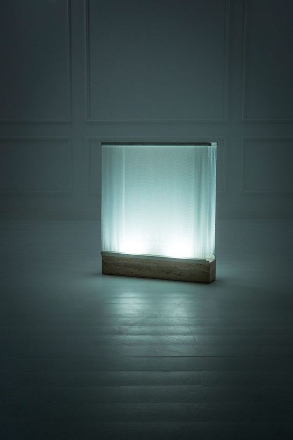 Pierre Balmain : Lampada da tavolo
Travertino,  - Auction Design - Incanto Casa d'Aste e Galleria