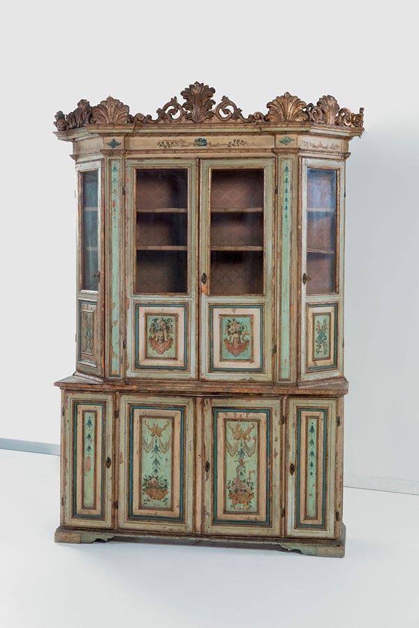 Credenza a due corpi e otto sp